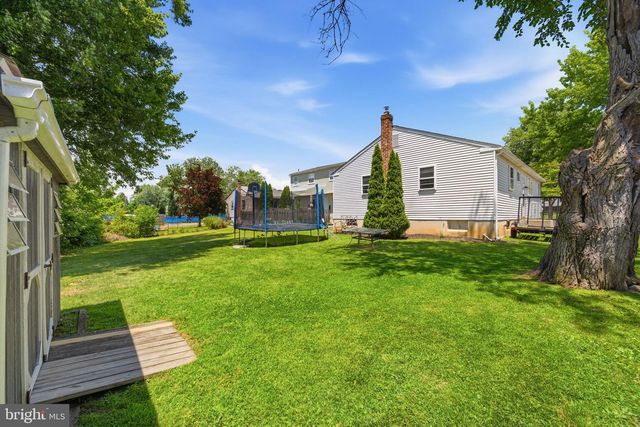 905 AMOSLAND RD, Morton, PA 19070