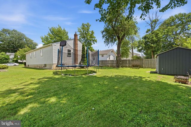 905 AMOSLAND RD, Morton, PA 19070