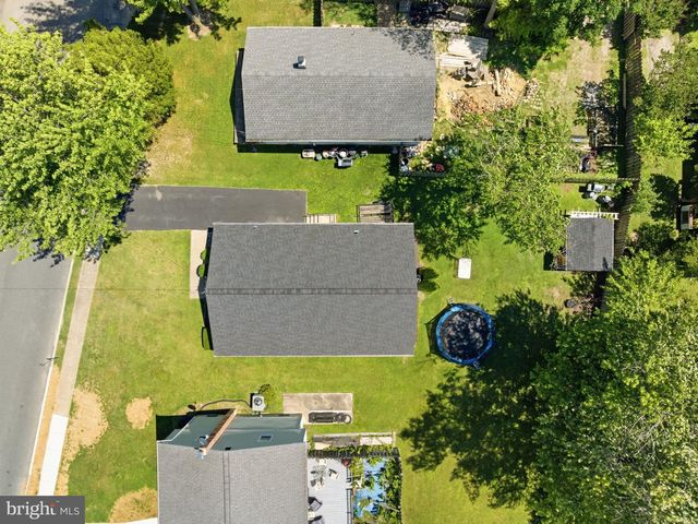 905 AMOSLAND RD, Morton, PA 19070