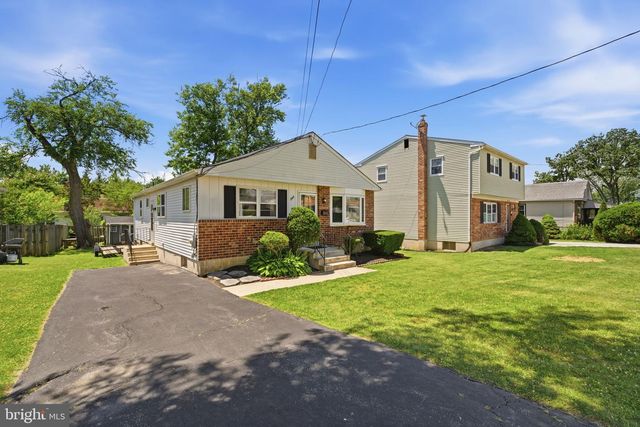 905 AMOSLAND RD, Morton, PA 19070