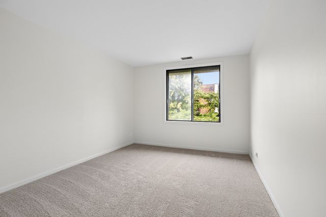 456 Raintree Court 2C, Glen Ellyn, IL 60137