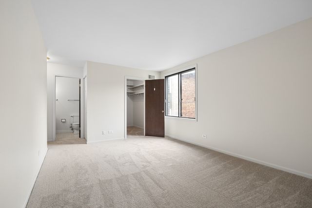 456 Raintree Court 2C, Glen Ellyn, IL 60137