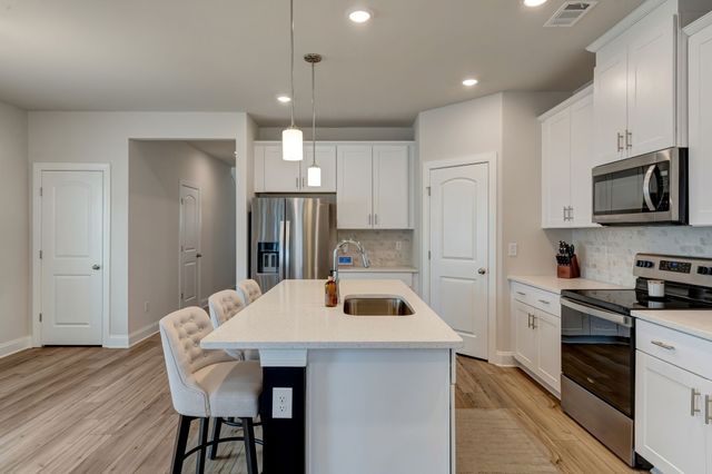 4325 Skyridge Dr, Nashville, TN 37207