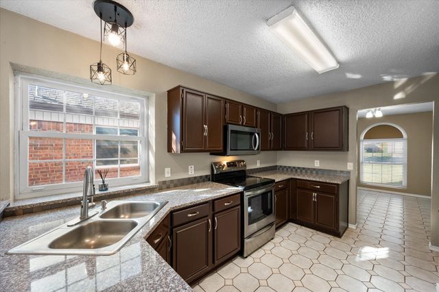 6716 Lyndale Drive, Watauga, TX 76148