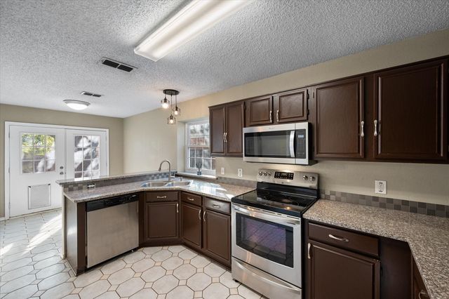 6716 Lyndale Drive, Watauga, TX 76148