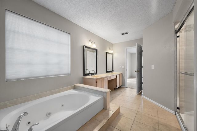 6716 Lyndale Drive, Watauga, TX 76148