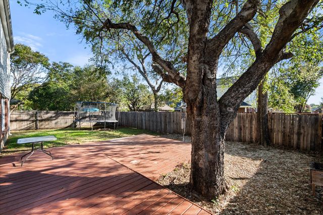 6716 Lyndale Drive, Watauga, TX 76148
