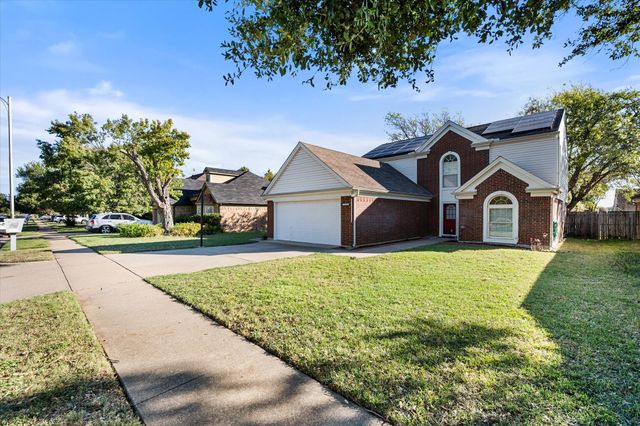 6716 Lyndale Drive, Watauga, TX 76148
