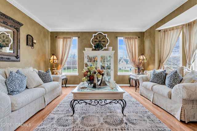 4 Rutgers Way, Freehold, NJ 07728