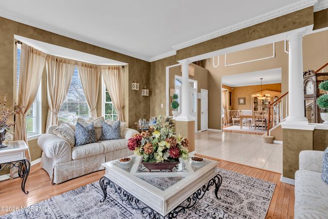 4 Rutgers Way, Freehold, NJ 07728