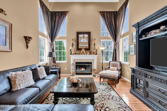 4 Rutgers Way, Freehold, NJ 07728