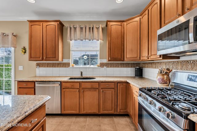 4 Rutgers Way, Freehold, NJ 07728