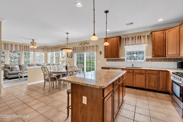 4 Rutgers Way, Freehold, NJ 07728