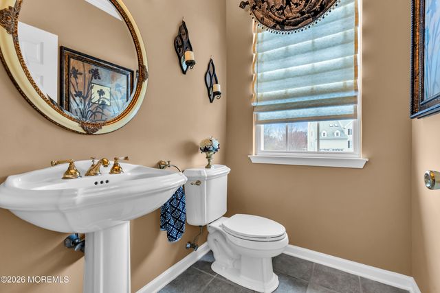 4 Rutgers Way, Freehold, NJ 07728