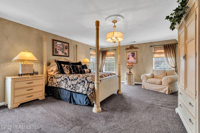 4 Rutgers Way, Freehold, NJ 07728