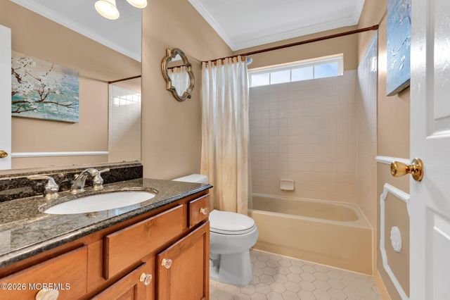 4 Rutgers Way, Freehold, NJ 07728