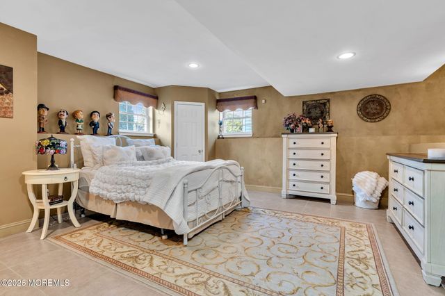 4 Rutgers Way, Freehold, NJ 07728