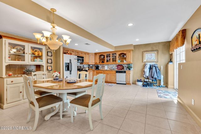 4 Rutgers Way, Freehold, NJ 07728