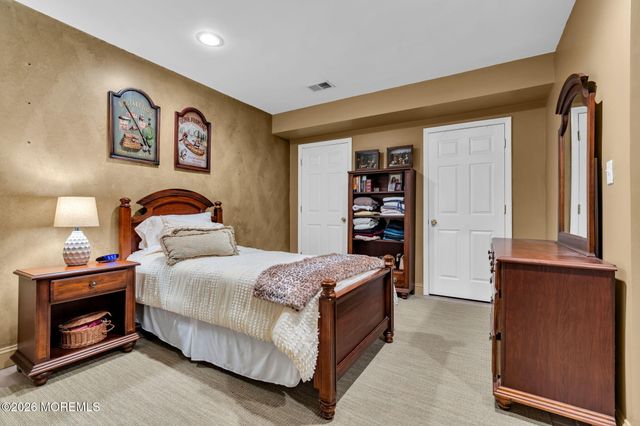 4 Rutgers Way, Freehold, NJ 07728