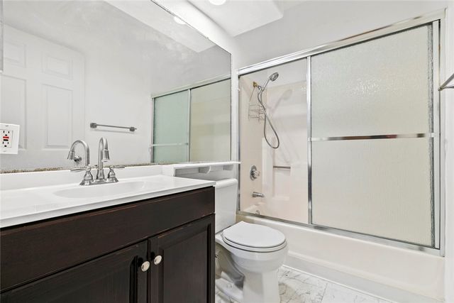 16940 Chatsworth 208, Granada Hills, CA 91344