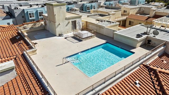 16940 Chatsworth 208, Granada Hills, CA 91344