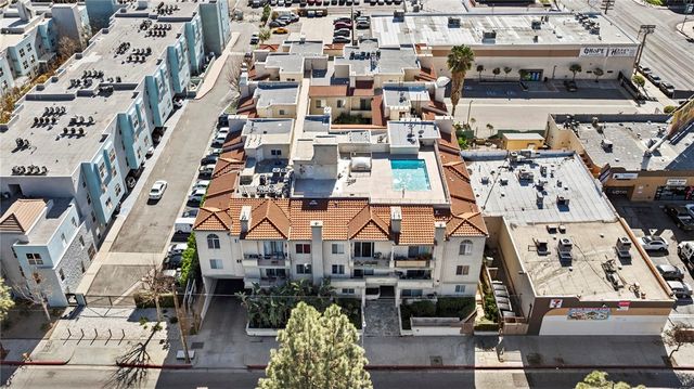 16940 Chatsworth 208, Granada Hills, CA 91344