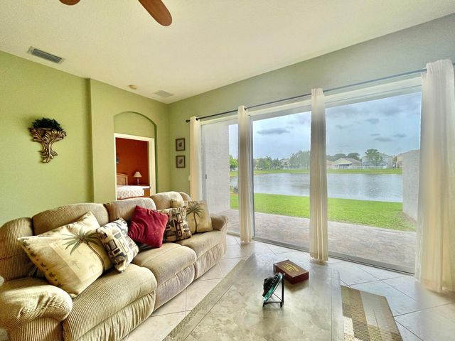 137 Canterbury Place, Royal Palm Beach, FL 33414