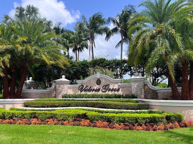 137 Canterbury Place, Royal Palm Beach, FL 33414