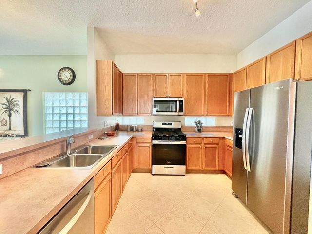 137 Canterbury Place, Royal Palm Beach, FL 33414