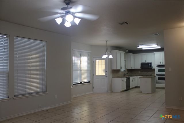 2810 Phoenix Drive, Killeen, TX 76543