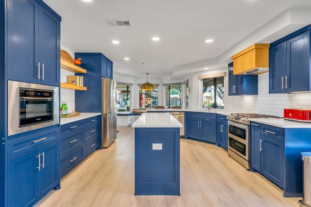 3288 Lakenheath Place, Dallas, TX 75204