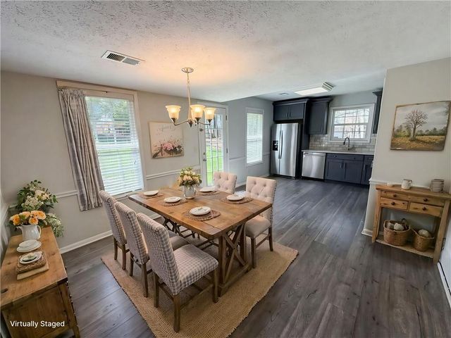 5596 Pinedale Circle, Sugar Hill, GA 30518