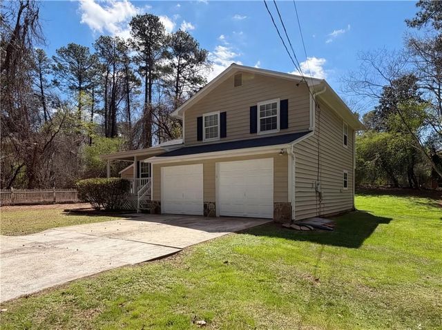 5596 Pinedale Circle, Sugar Hill, GA 30518