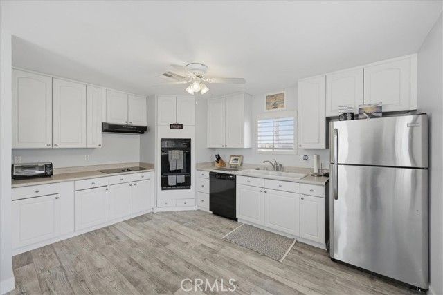 515 Newhall Dr., Corona, CA 92879