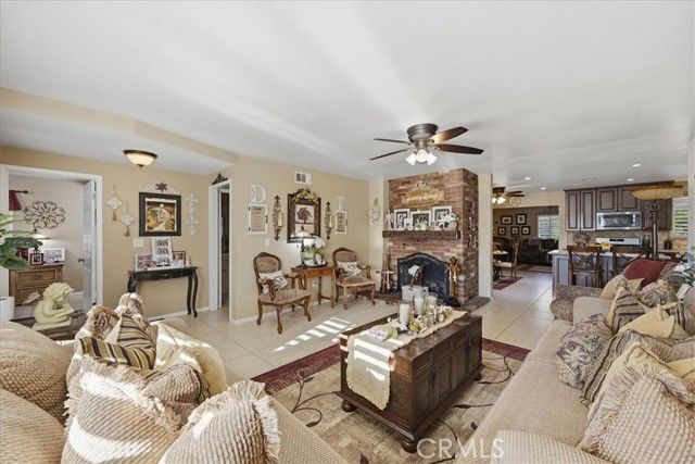 515 Newhall Dr., Corona, CA 92879