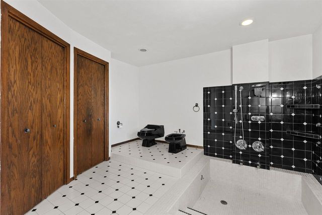 1710 W MARQUETTE STREET, Appleton, WI 54914