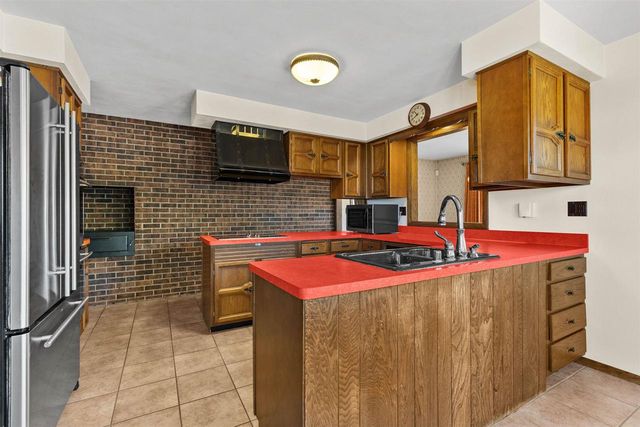1710 W MARQUETTE STREET, Appleton, WI 54914
