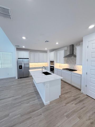 6988 W Buckhorn Trail, Peoria, AZ 85383