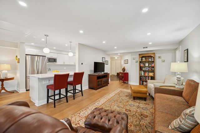 3801 Mission Hills Road 510, Northbrook, IL 60062