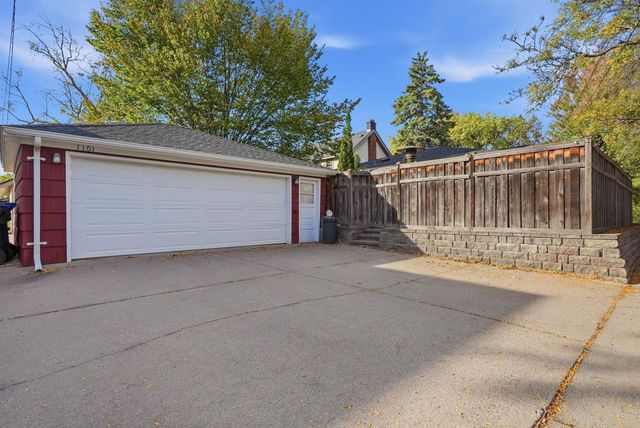 1101 W 53rd Street, Minneapolis, MN 55419