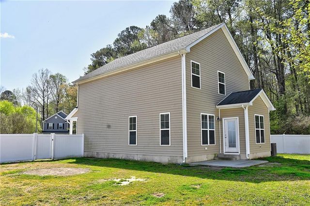 821 Stacey PL, Chesapeake, VA 23320