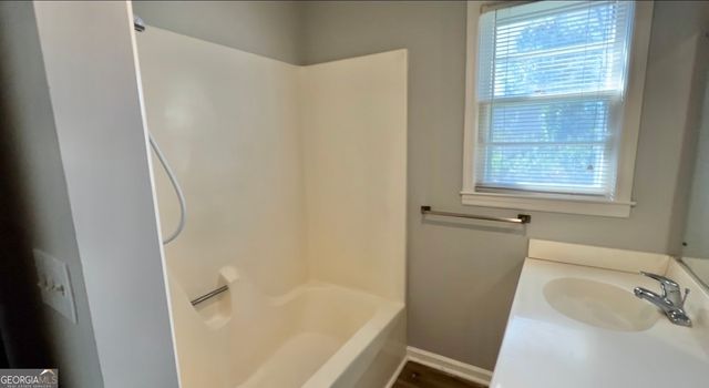 212 N Caswell, Glennville, GA 30427