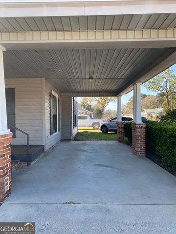212 N Caswell, Glennville, GA 30427