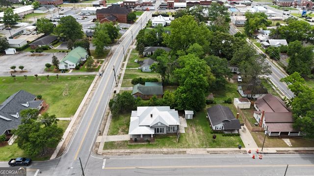212 N Caswell, Glennville, GA 30427