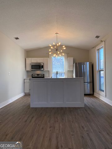 212 N Caswell, Glennville, GA 30427