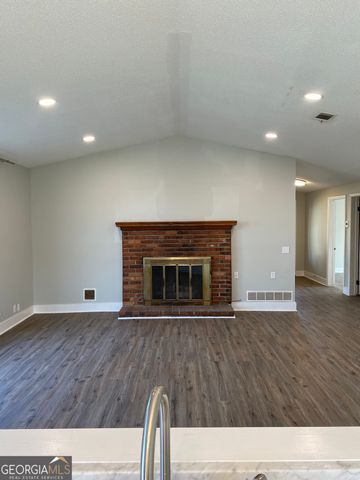 212 N Caswell, Glennville, GA 30427