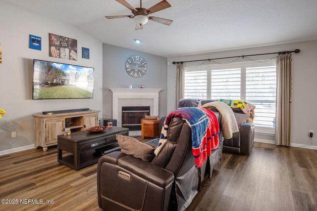 1744 NORTHGLEN Circle, Middleburg, FL 32068