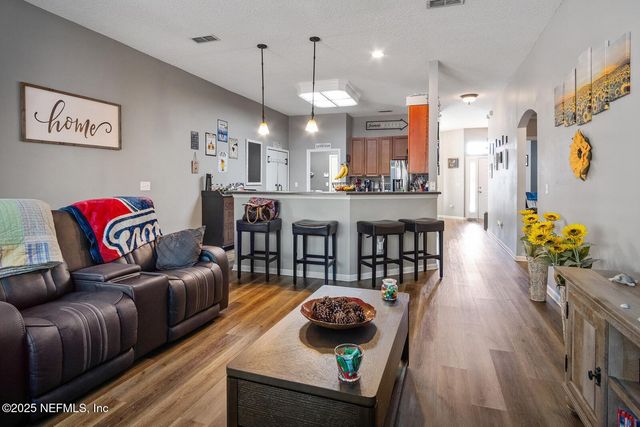 1744 NORTHGLEN Circle, Middleburg, FL 32068