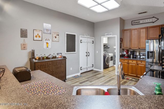 1744 NORTHGLEN Circle, Middleburg, FL 32068