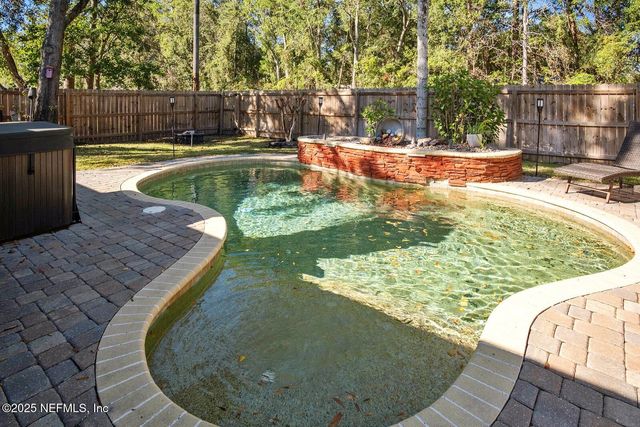 1744 NORTHGLEN Circle, Middleburg, FL 32068